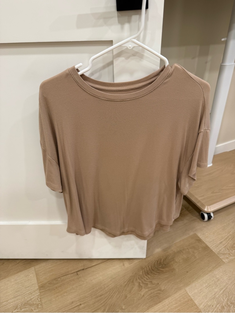 American Eagle Outfitters Short-Sleeve Ribbed Tee in Taupe